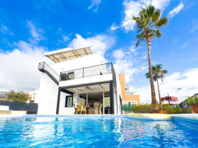 Modern Three-Bedroom Villa Heated Pool & Stunning Sea Views